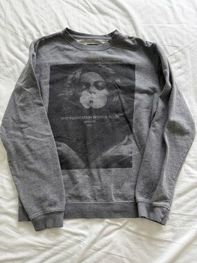 Beyoncé Formation World Tour grey crew neck, medium